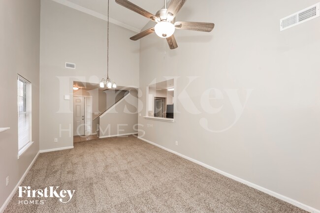 Photo - 3816 Benjamin Ct SW