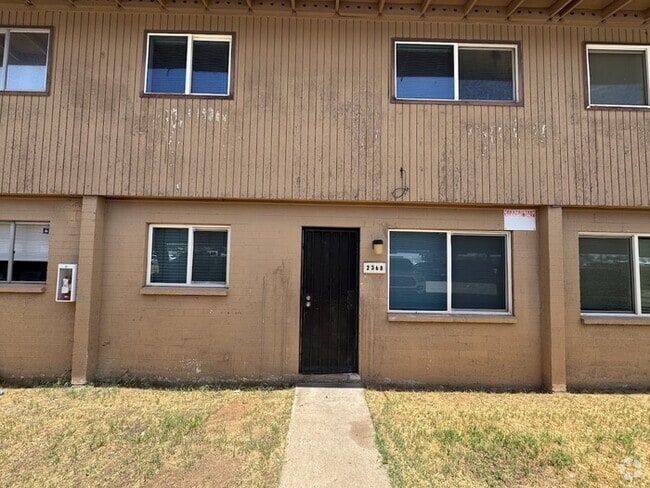 Building Photo - West Phoenix 3br townhome