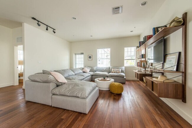 Photo - 701 4th St Unidad ID1320732P
