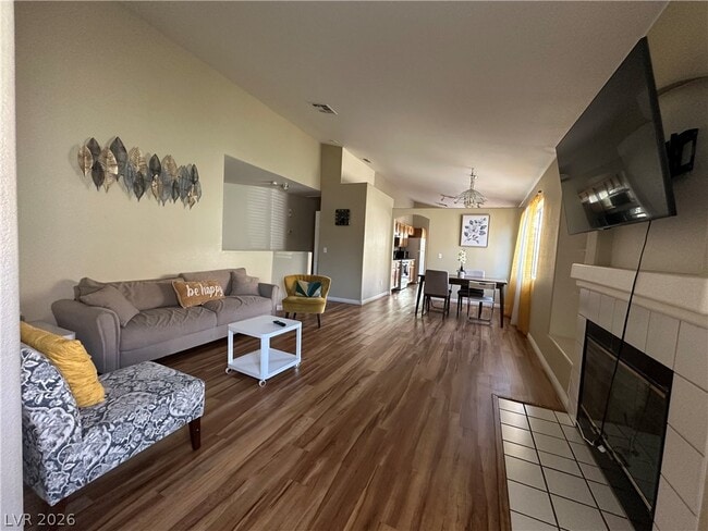 Building Photo - 3645 Penedos Dr