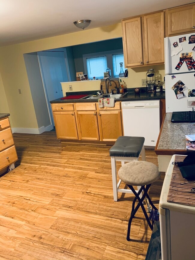 Kitchen - 218 Sandhill Rd House