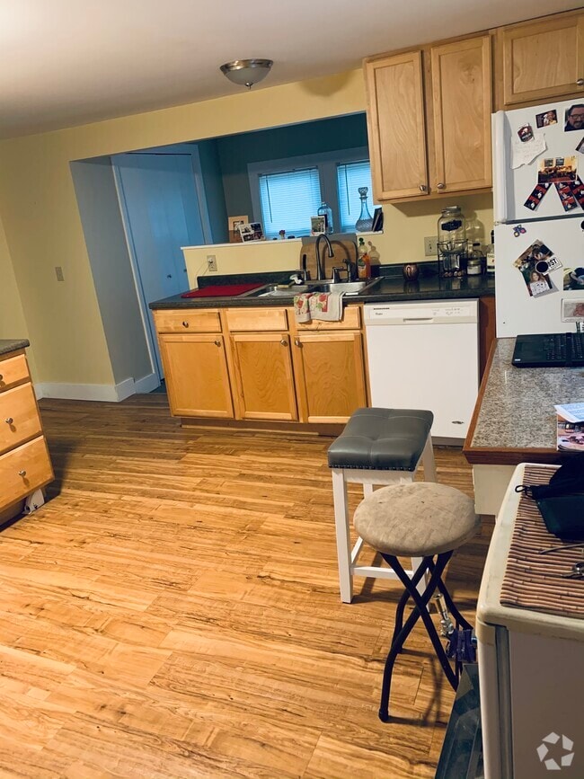 Building Photo - 218 Sandhill Rd Rental