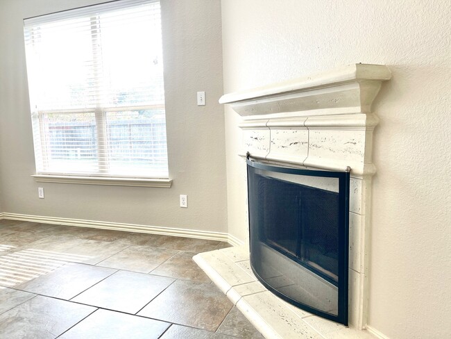 Building Photo - 26100 Brickhill Dr