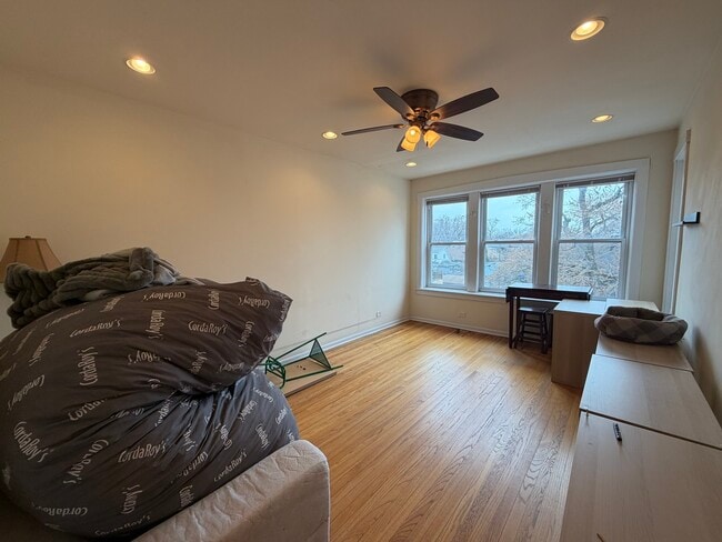 Photo - 4621 N Rockwell St Unit 3