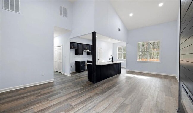 Photo - 7089 Wade Rd