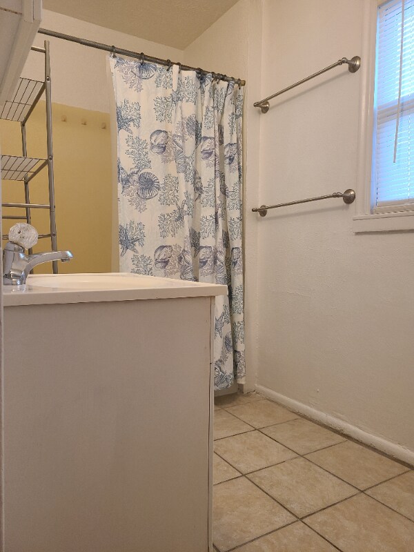 Photo - 641 Robinson St Unidad 3