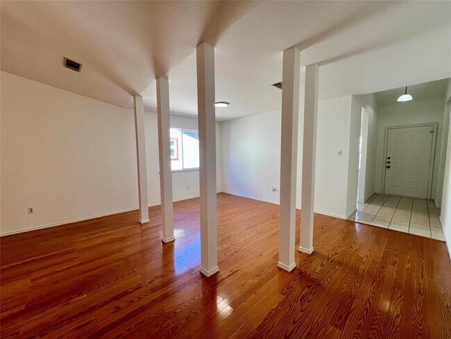 Photo - 6005 Avery Island Ave