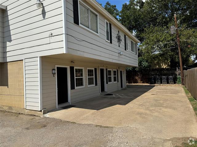 Building Photo - 307 E Mitchell St Rental