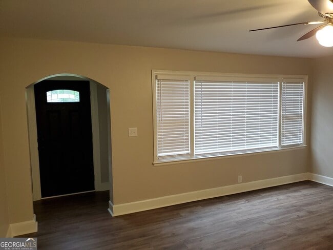 Photo - 811 Woodrow Ave