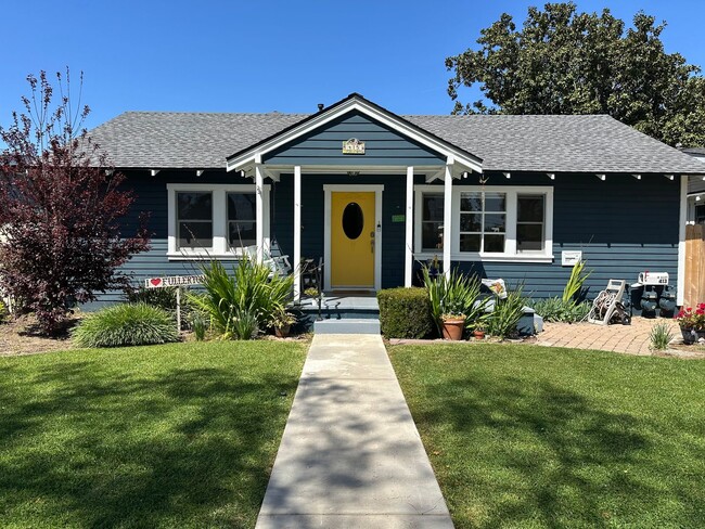 3 Bdrm/1.5 Bath Craftsman Home in Downtown... - 3 Bdrm/1.5 Bath Craftsman Home in Downtown...