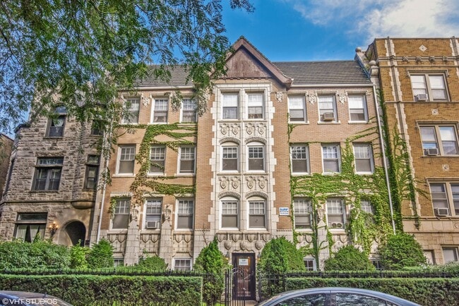 Photo - 644 W Wrightwood Ave Apartment Unit 103