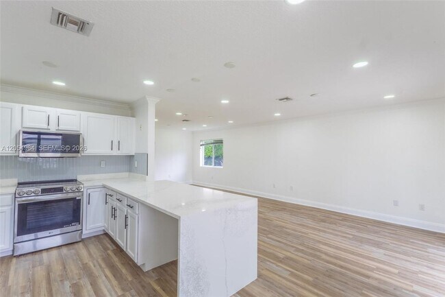 Photo - 30 NW 159th St