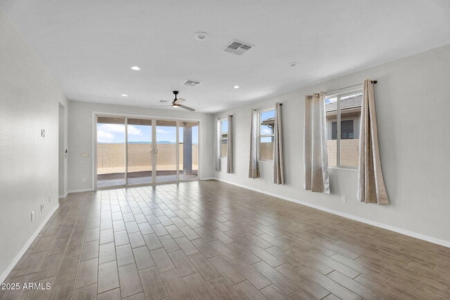 Photo - 18570 W Honeysuckle Dr