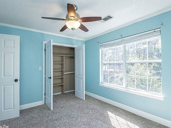 Photo - 2402 Shaker Ridge