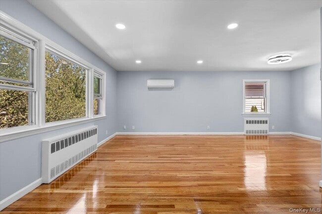 Photo - 268-04 83rd Ave Unit Second Floor