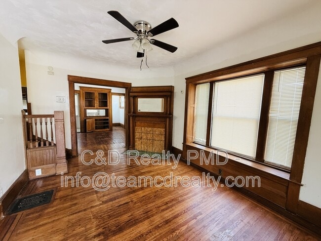 Photo - 10749 Hull Ave