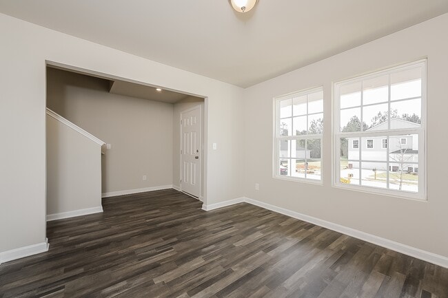 Photo - 315 Shalako Ln