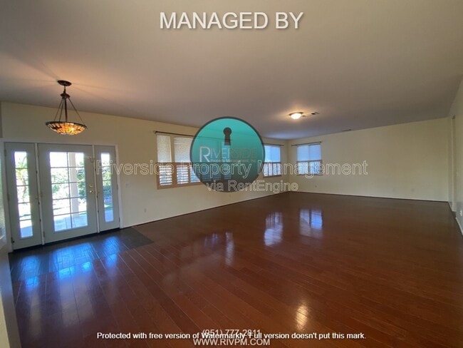 Photo - 1375 Williamsburg Ln