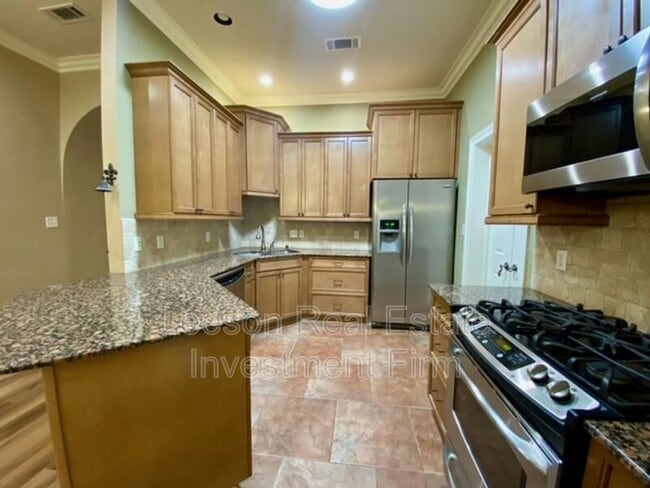 Photo - 1040 Sunshine Ln