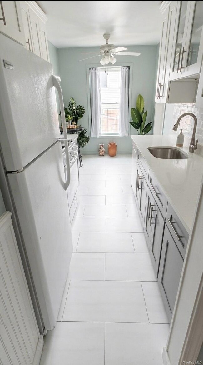 Photo - 305 Sixth Ave