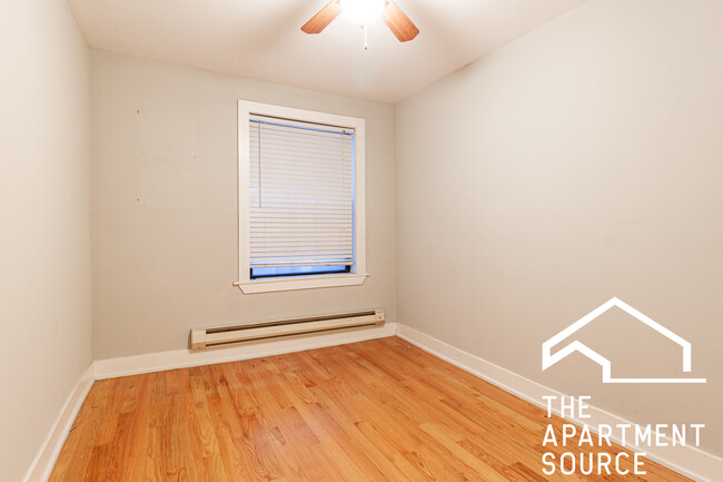 Photo - 435 W Roscoe St Apartments Unit 401