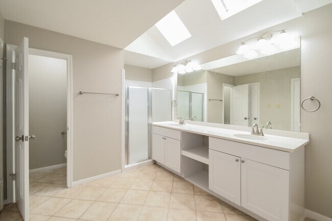 Photo - 4765 Oakmont Ct