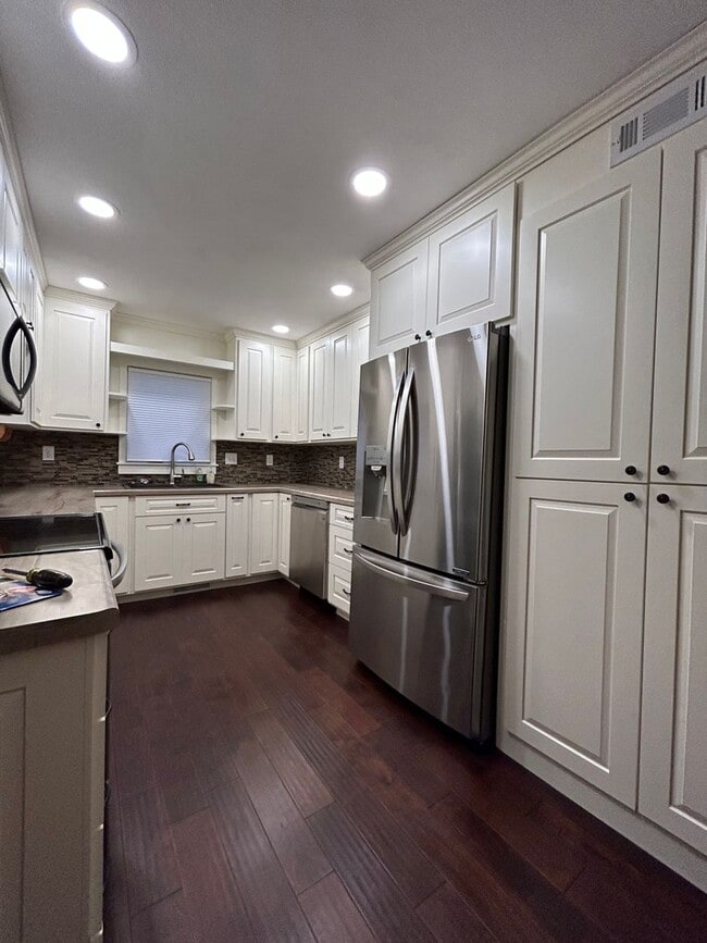 Photo - 1802 Ferry St
