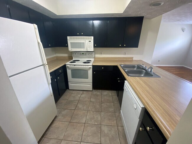 Photo - 562 Woodland Ave Unit #34