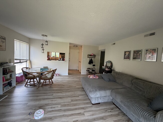 Photo - 148 Turnwood Ln