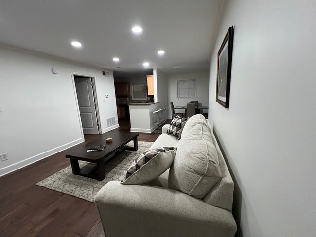 Building Photo - 48 Peachtree Ave NE Unit 311 Rental