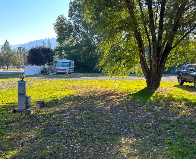 Photo - 85 Canoe Cp Lp