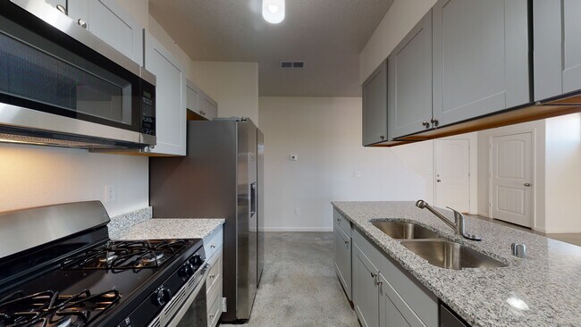 Photo - 1421 N Renaissance Blvd NE