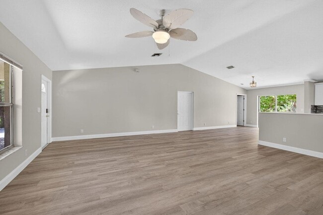 Photo - 16971 Mayfair Dr E