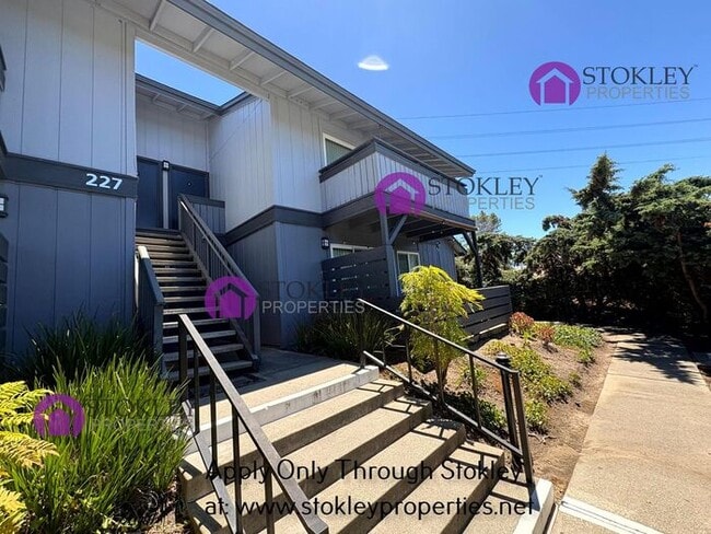 Building Photo - 227 Masters Ct