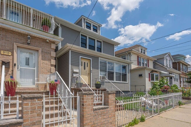 Photo - 906 76th St Unit 2