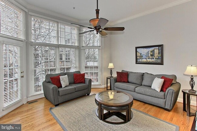 Photo - 5238 Bessley Pl