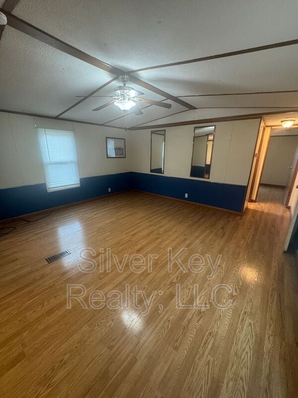 Photo - 3000 Congress Pkwy S