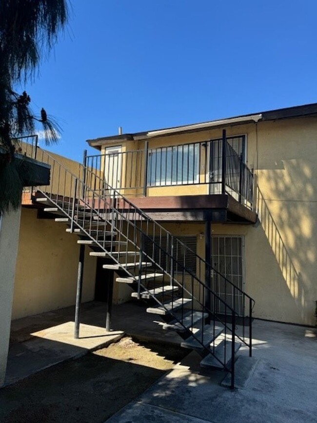 Building Photo - Edmonton St Unit #D Rental