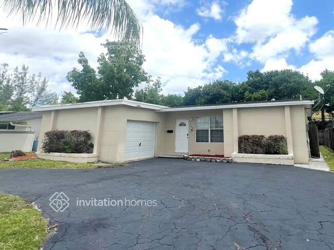 Building Photo - 2630 NW 83rd Ave