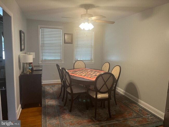 Building Photo - 1658 Thetford Rd