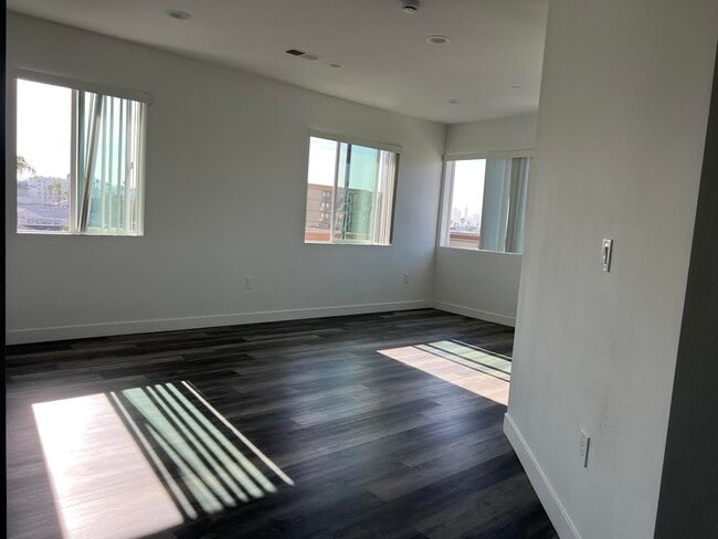 MONARCH APARTMENTS