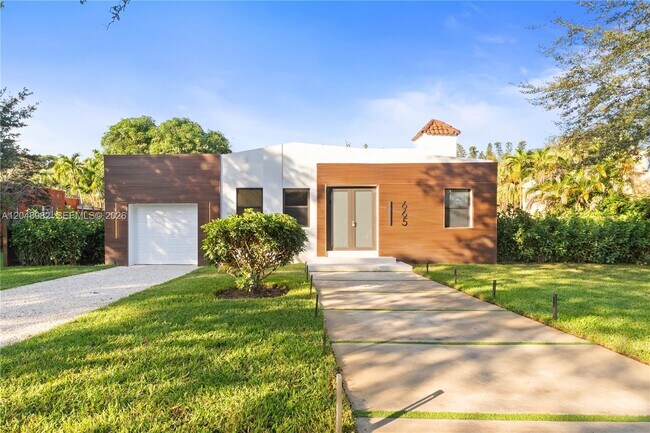 Photo - 665 NE 117th St