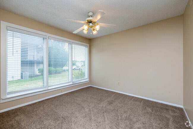 1BR, 1BA - Classic/809SF - Dining Room