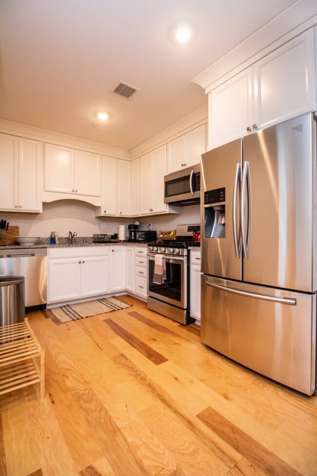 Photo - 1008 Tremont St Unidad 4