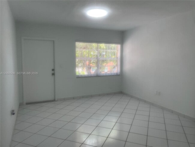 Photo - 3430 SW 10th St Unit 3