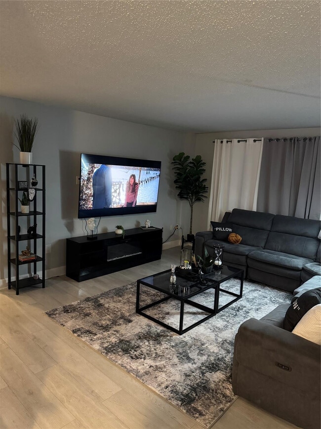 Photo - 4174 Inverrary Dr Unit 401