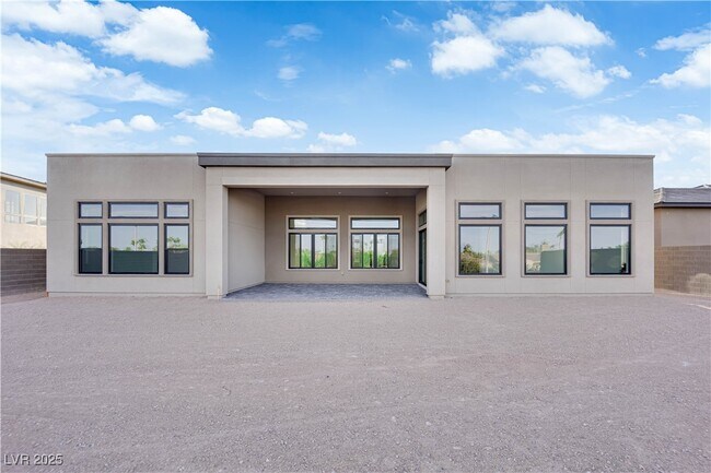 Photo - 4792 Outlook Peak St