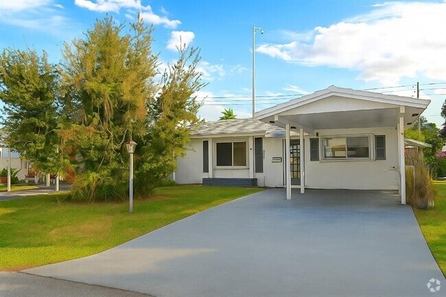 Building Photo - 240 NW 24th Ct Rental