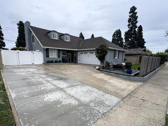 Building Photo - Coming Soon! 5 Bedroom Gorgeous Home in Garden Grove