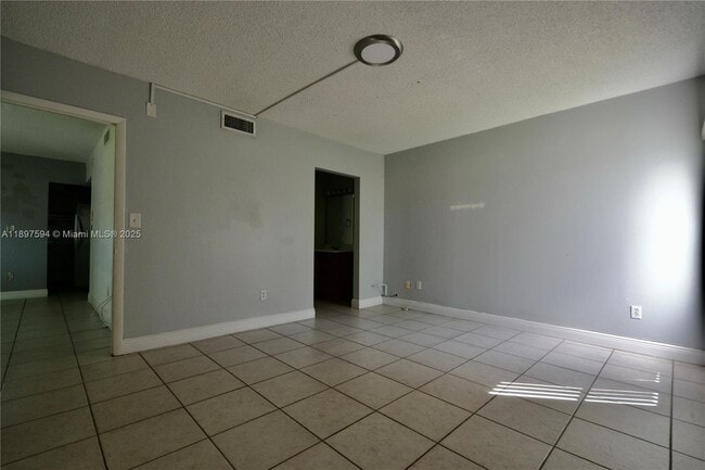 Photo - 13240 SW 88th Ln Unidad 207E